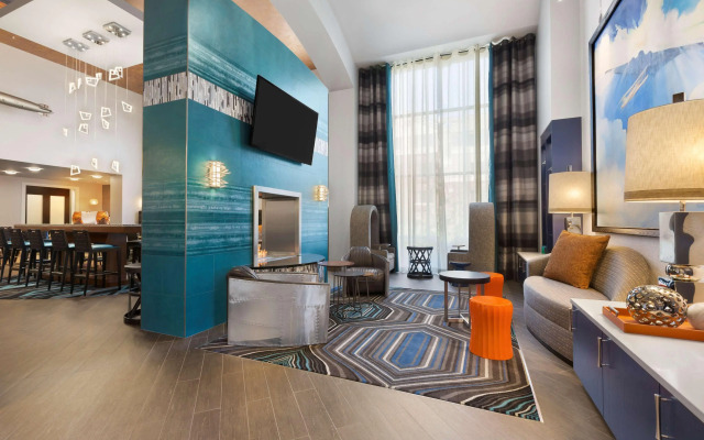 Hampton Inn & Suites Herndon-Reston