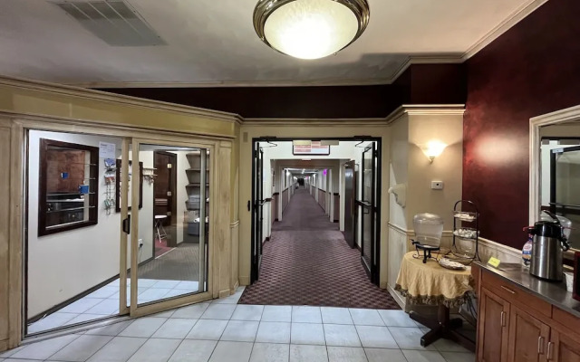 Presque Isle Inn & Convention Center