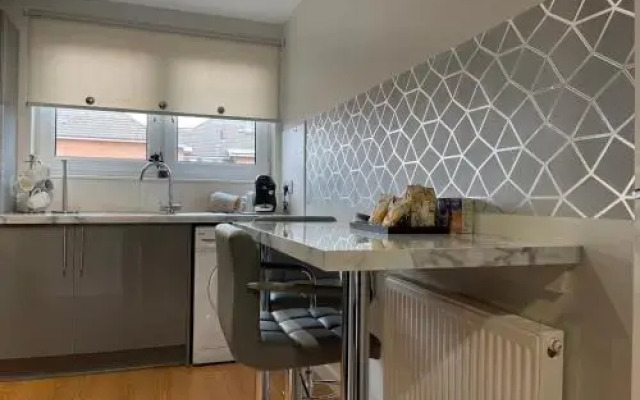 Hla - King Court Apartment 2