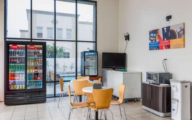 Motel 6 Gardena, CA - South