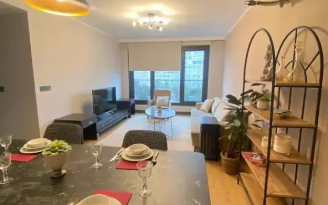 Luxury Central Fully Equipped 2BR 2BA Apartment by Siena Suites