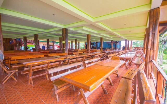 Land Breeze Resort & Hotel Pakchong