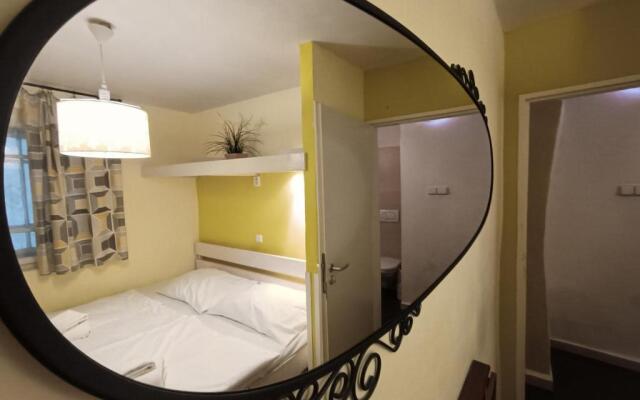 Charles Bridge Economic Hostel