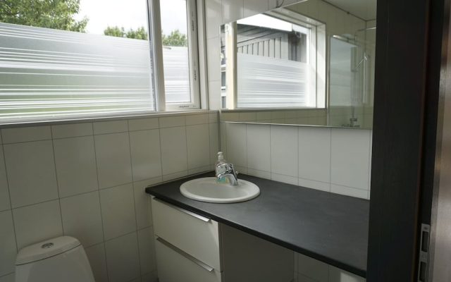 Hlíðarból Apartments