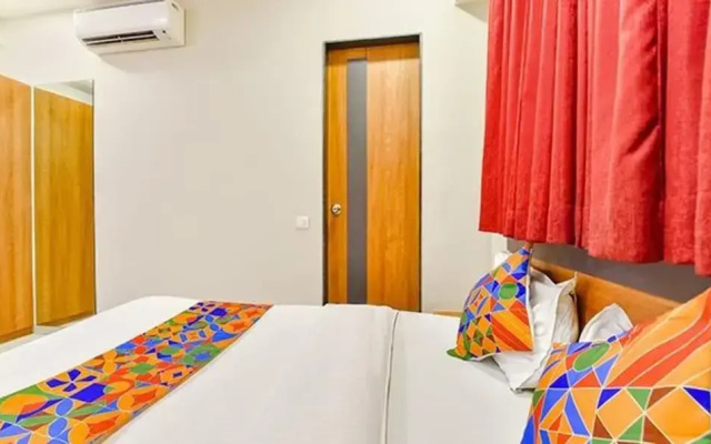 Fabhotel Happinex