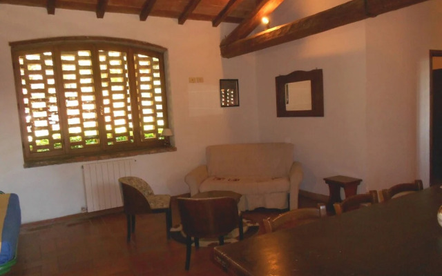 3 Rooms Flat in a Green Tuscany Valley