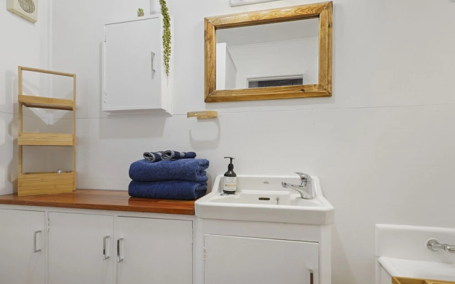 Lakeview Escape with spa - sauna - patio
