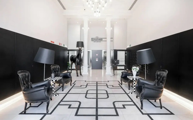 The Boulevard Prime Location W/ Ac & Elevator