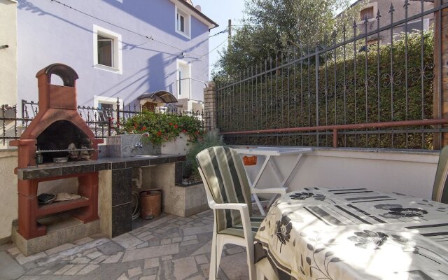 Apartment House Cukon 252