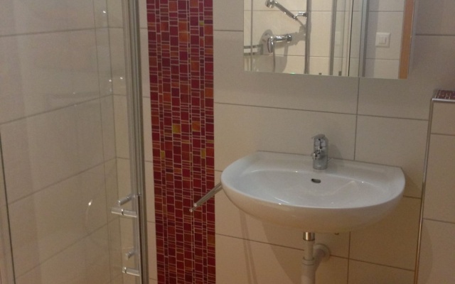 Spacious Apartment in Riederalp near Ski Trail – Bathroom – Riederalp