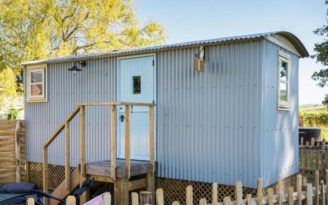 The Hideaway Hut - 1 Bed Shepherds Hut - Dodmarsh