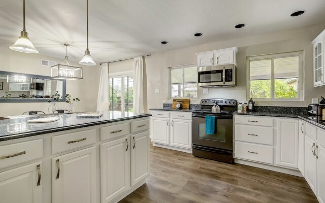 Cozy Retreat Near Denver Leisure