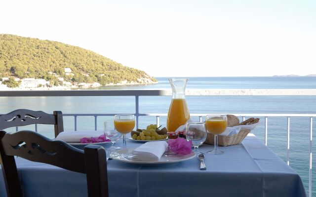 Golden View Beach Hotel