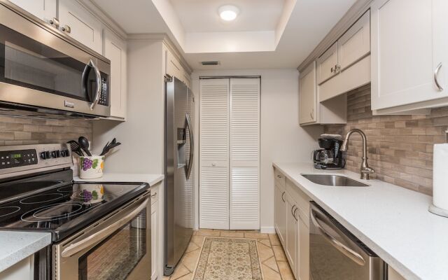 Hodnett Cooper's Beach Club