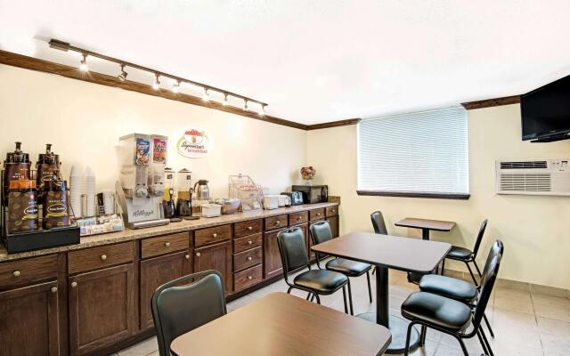 Baymont by Wyndham Liberty MO