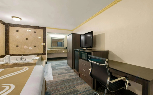 Hibiscus Inn & Suites