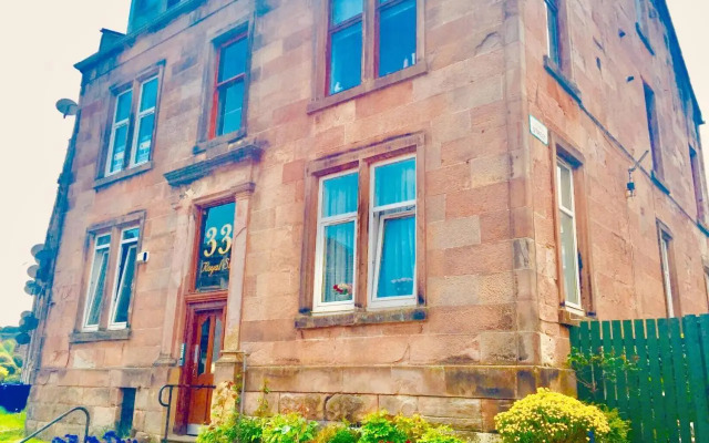 The Lion'S Den On Royal Street