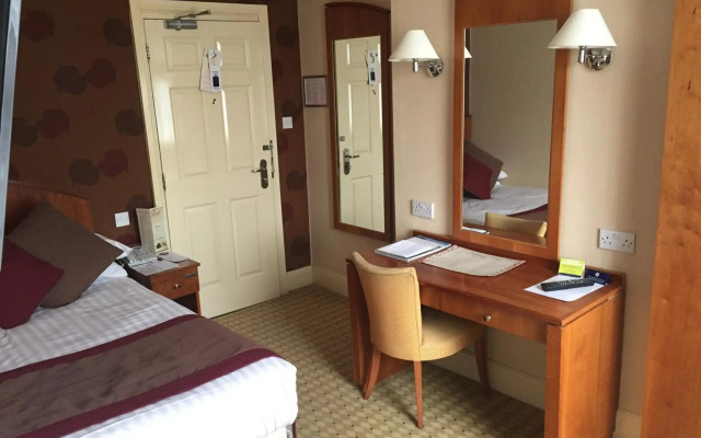 Crown and Mitre Hotel
