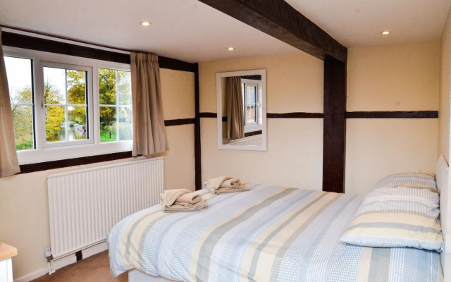 Wrenbury Mill Marina Apartments