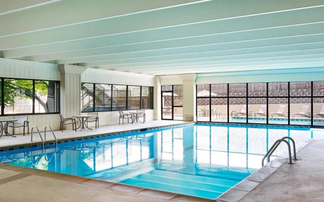 Hilton Kansas City Airport