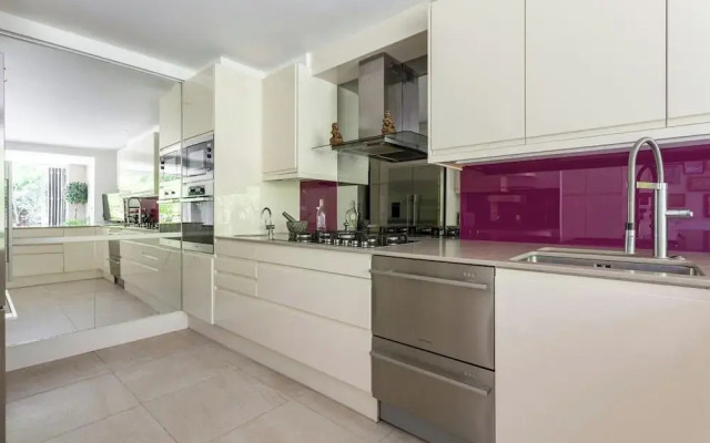 Somerset Square by Onefinestay