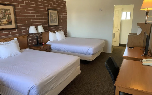 Days Inn by Wyndham Lake Point