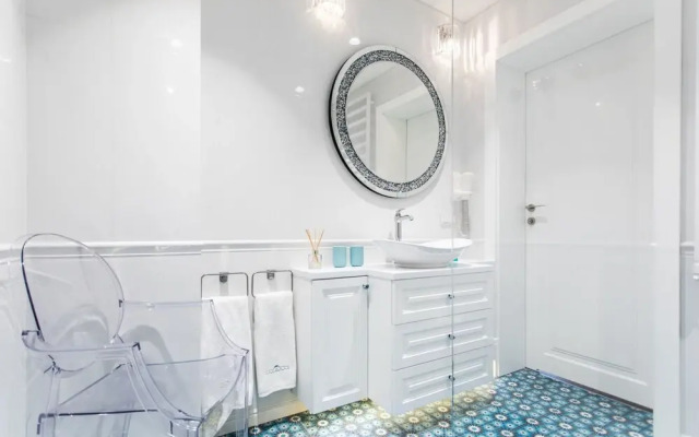 Sky and Sea Apartment by Renters