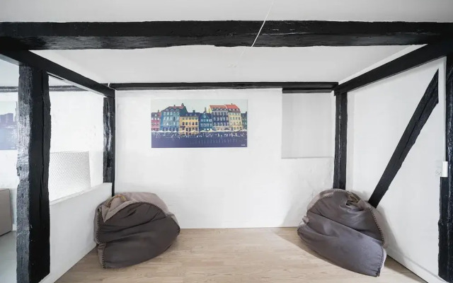 Charming 2-bed Duplex in Great Location