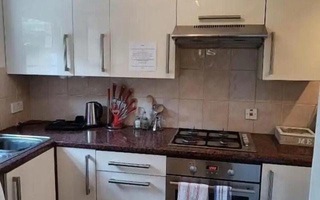 Mayville House Apartment