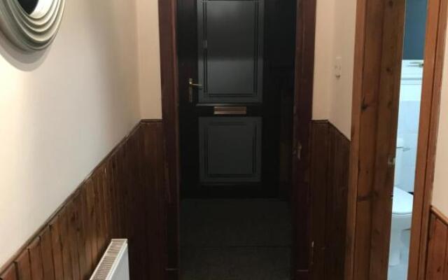 Attractive Town Centre Flat