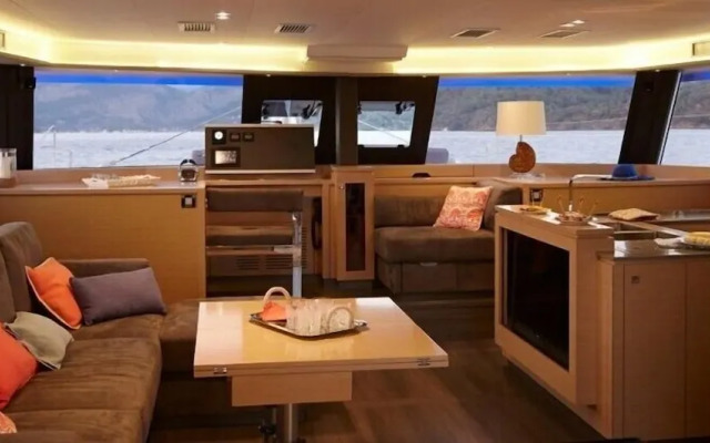 Dream Yacht Charter Private Crewed Yacht