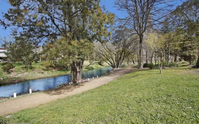 Snowstream Riverside Apartments - Unit 3