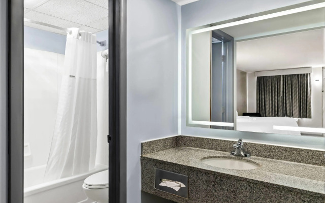 Days Inn by Wyndham Salina South