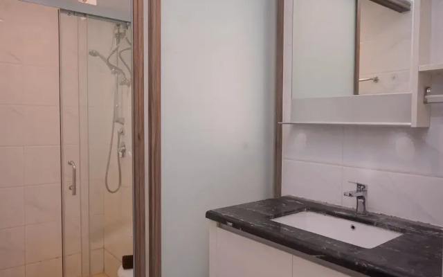 Elegant And Strategic 2Br Apartment At Sky House Bsd