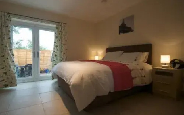Treetops Cottages & Spa