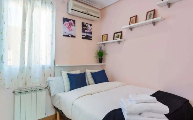 Cosy 1 Bed Apt, Sleeps 2 Near Las Delicias & Metro
