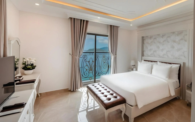 Skylight Hotel