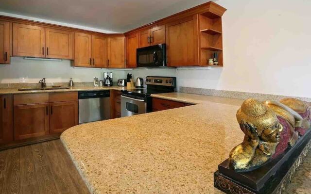 2141 IliIli Rd - 14 Br Villa