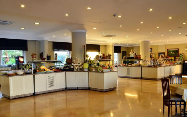 Royal Garden Suite Hotel