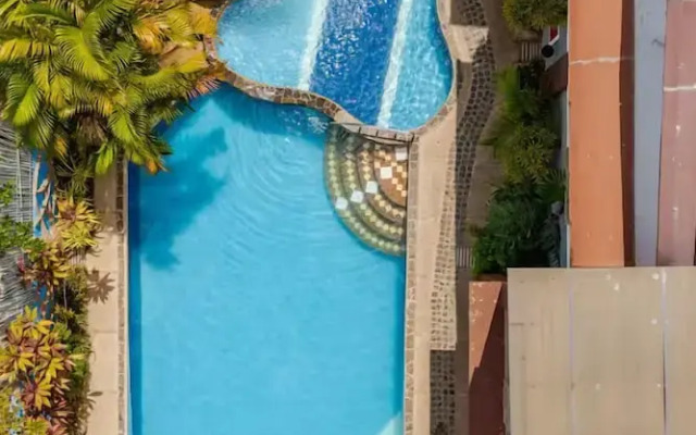 Ross Rose Budget Hotel