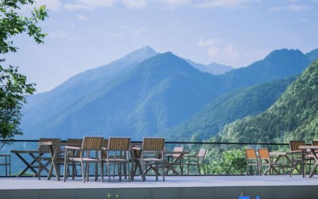 Yunfu Banshan Holiday Homestay