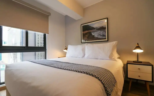 w Extraordinary 2BR w Balcony in Miraflores