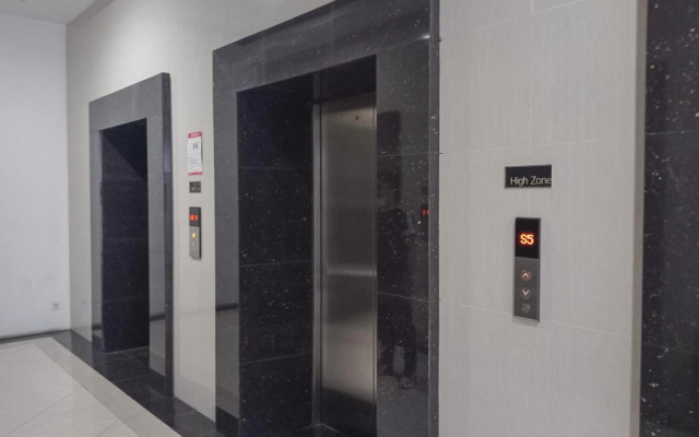 Redliving Apartemen Grand Kamala Lagoon Pekayon Tower Barclay North