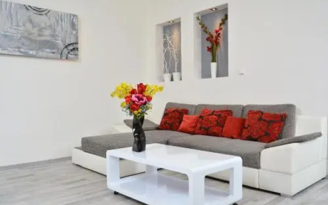 Navratilova Apartments