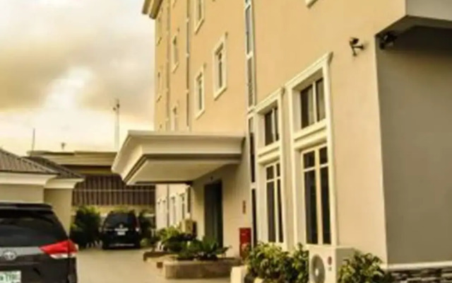 Royal Jatoz Hotel and Suites