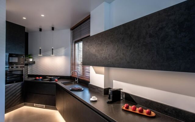 Made By The Sea Villas 21 Bdrm