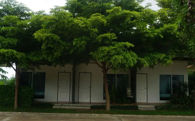 Baan Nongnooch Hotel