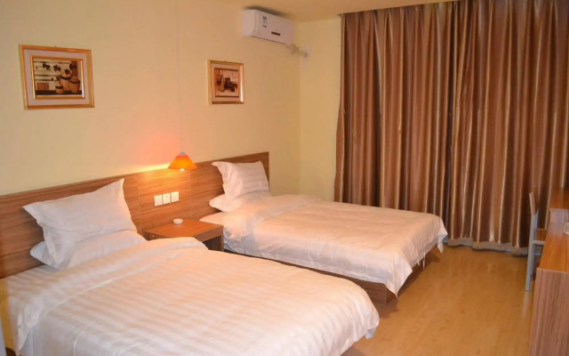 Qingdao 678 Hotel