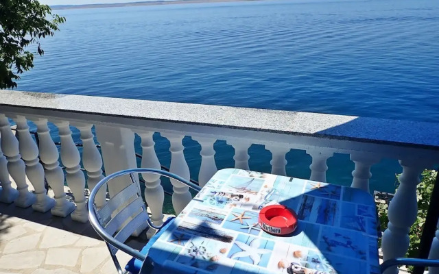 Apartments Lilly BY THE SEA