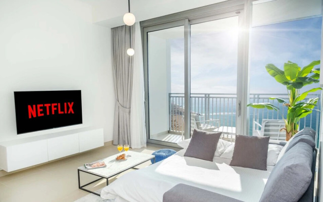 LUX 52 42 Deluxe Island view suite